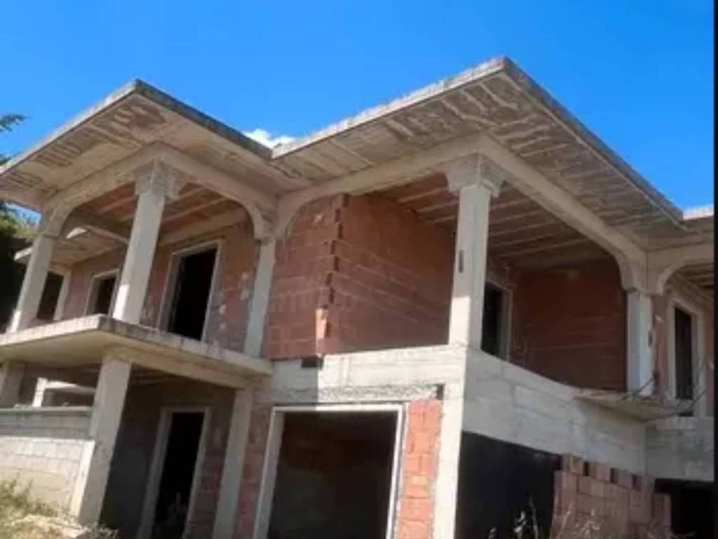 casa indipendente in vendita a Campobasso in zona Calvario