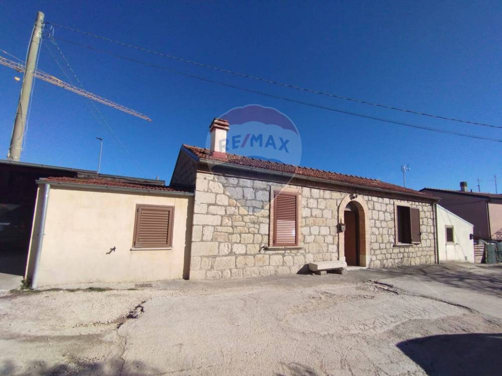 casa indipendente in vendita a Campobasso in zona San Giovanni dei Gelsi