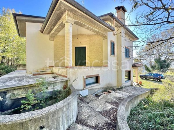 casa indipendente in vendita a Campobasso in zona Centro Città