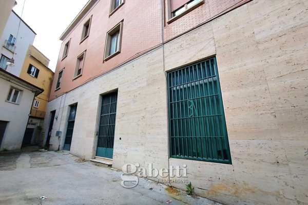 ufficio in vendita a Campobasso in zona Centro Città
