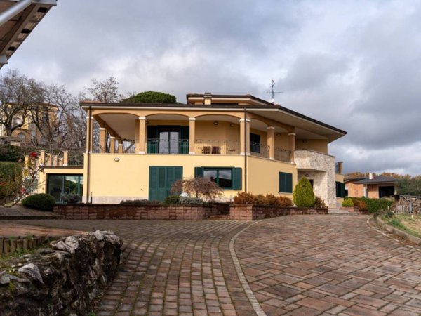 casa indipendente in vendita a Campobasso in zona Colle dell'Orso
