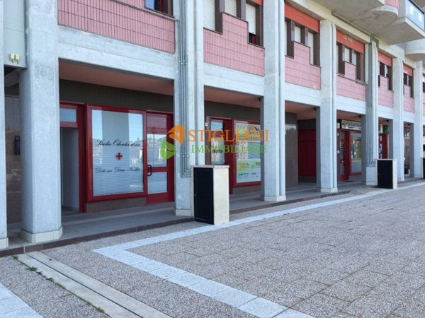 locale commerciale in vendita a Campobasso in zona Centro Città