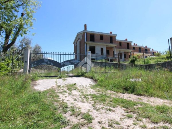 casa indipendente in vendita a Campobasso in zona Colle dell'Orso
