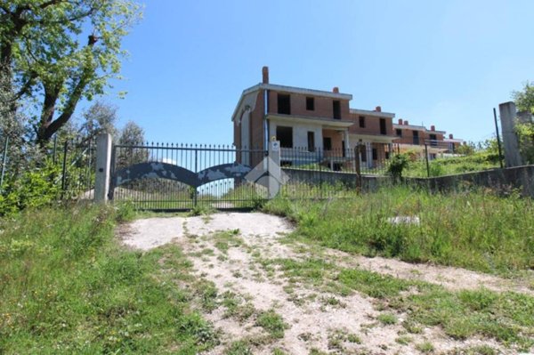 casa indipendente in vendita a Campobasso in zona Colle dell'Orso