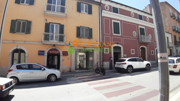 locale commerciale in vendita a Campobasso in zona Centro Città