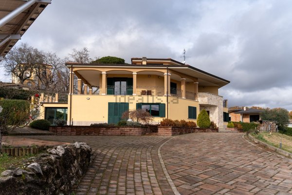 casa indipendente in vendita a Campobasso in zona Colle dell'Orso