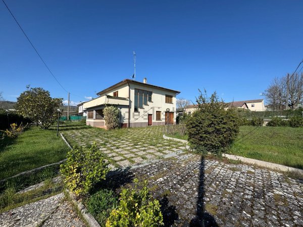 casa indipendente in vendita a Campobasso in zona Centro Città