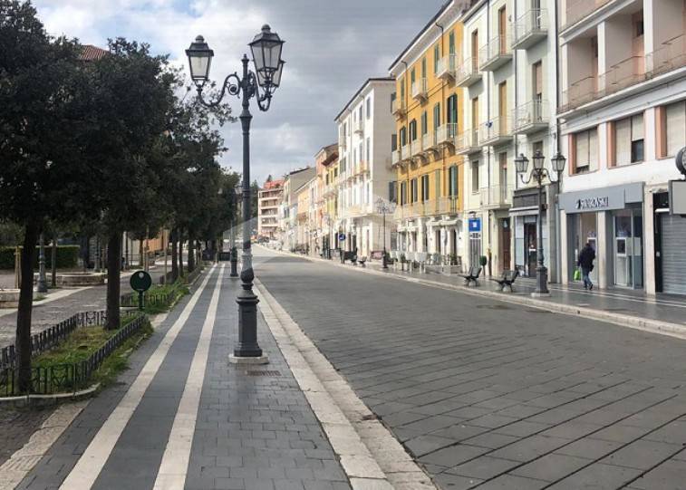 locale commerciale in vendita a Campobasso in zona Centro Città