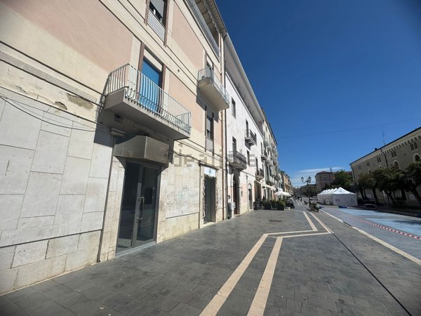locale commerciale in vendita a Campobasso in zona Centro Città