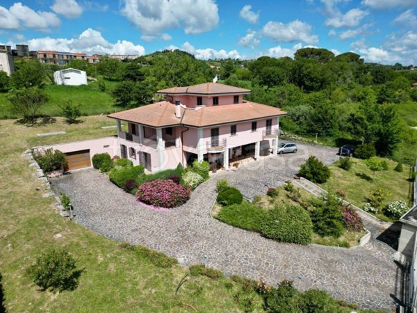 casa indipendente in vendita a Campobasso in zona Colle dell'Orso