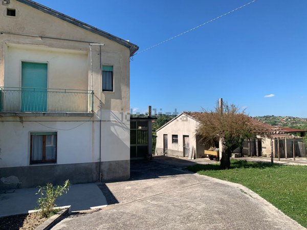esavano in vendita a Campobasso in zona San Giovanni dei Gelsi