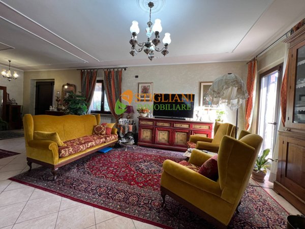 casa indipendente in vendita a Campobasso in zona Colle delle Api