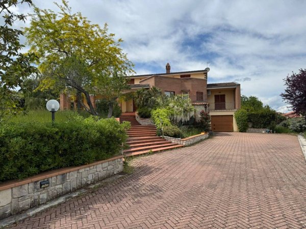 casa indipendente in vendita a Campobasso in zona Colle dell'Orso