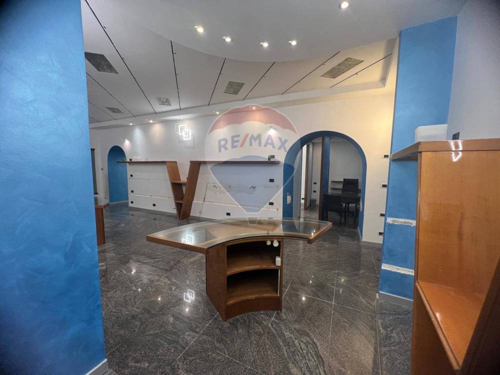 locale commerciale in vendita a Campobasso in zona Centro Città
