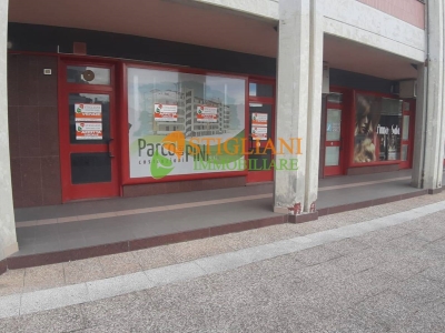 locale commerciale in vendita a Campobasso in zona Centro Città