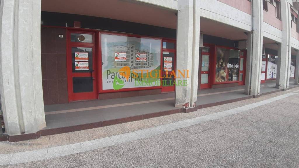 locale commerciale in vendita a Campobasso in zona Centro Città