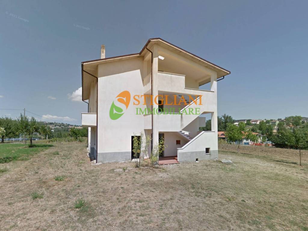casa indipendente in vendita a Campobasso in zona Colle delle Api