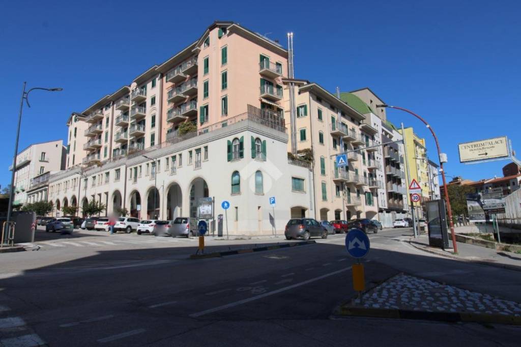 casa indipendente in vendita a Campobasso in zona Centro Città