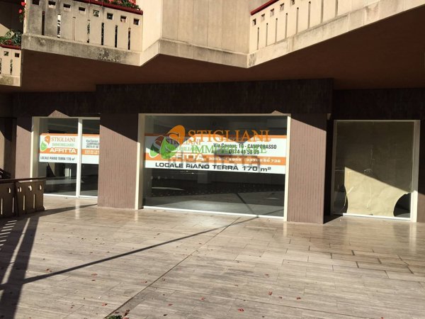locale commerciale in vendita a Campobasso in zona Centro Città