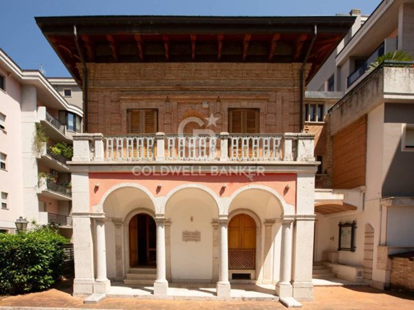 casa indipendente in vendita a Campobasso in zona Centro Città