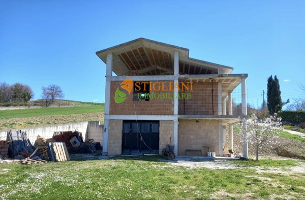 casa indipendente in vendita a Campobasso in zona Colle delle Api