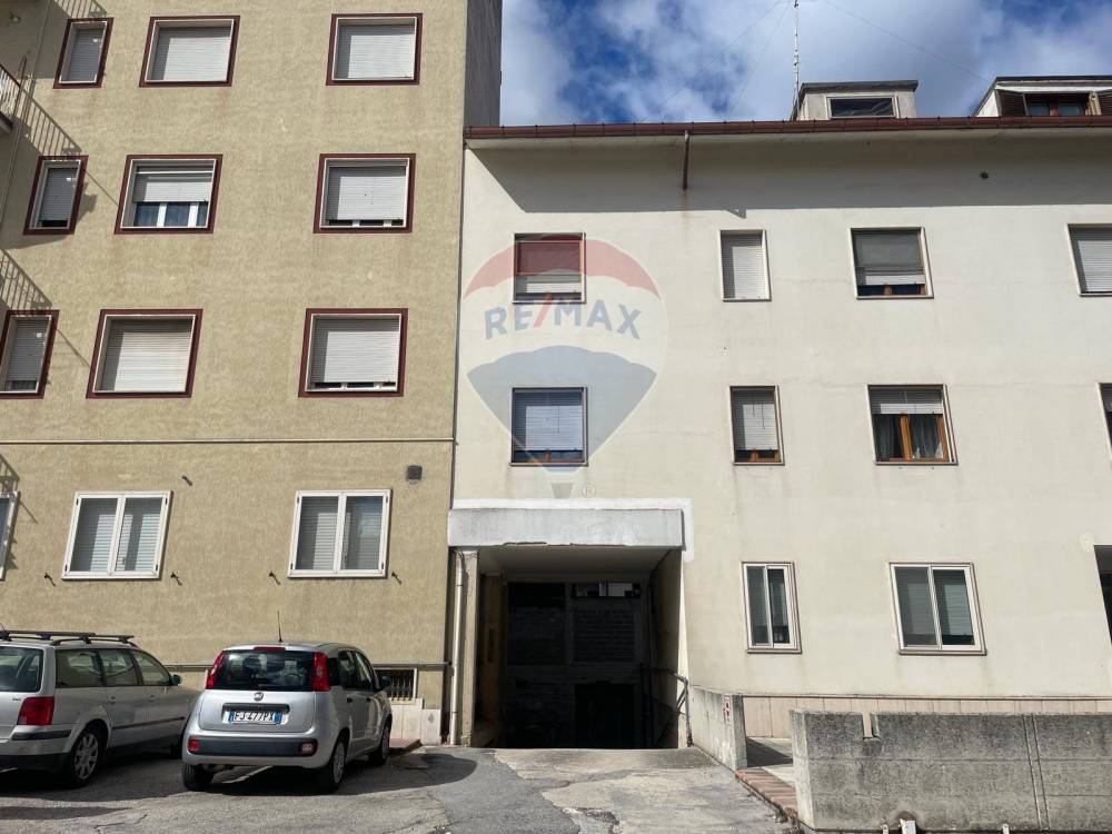 locale di sgombero in vendita a Campobasso