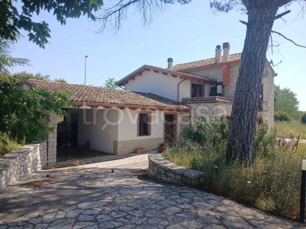 casa indipendente in vendita a Campobasso in zona Mascione