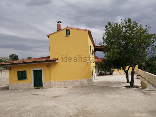 casa indipendente in vendita a Campobasso in zona Centro Città