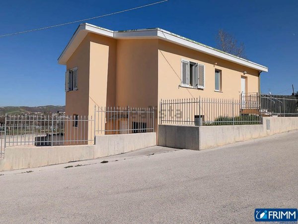 casa indipendente in vendita a Campobasso in zona Fossato Cupo