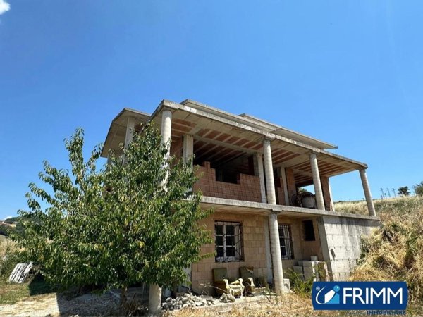 casa indipendente in vendita a Campobasso in zona Centro Città