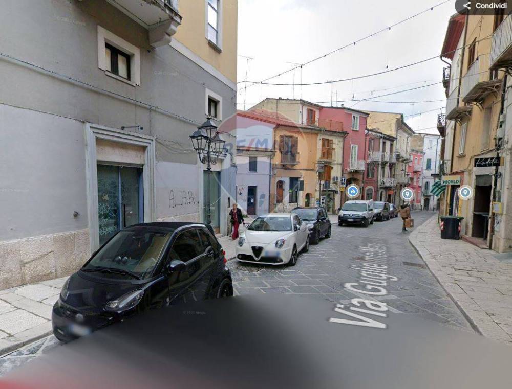 locale commerciale in vendita a Campobasso in zona Centro Città