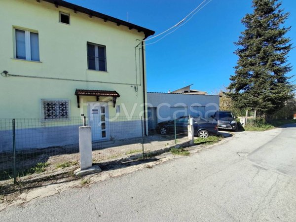 casa indipendente in vendita a Campobasso in zona Santa Maria de Foras