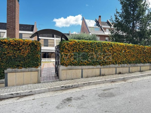 casa indipendente in vendita a Campobasso