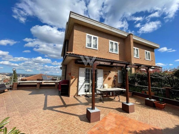 casa indipendente in vendita a Campobasso