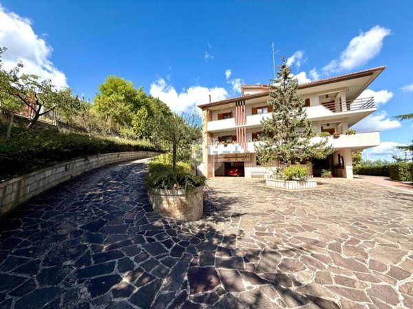 casa indipendente in vendita a Campobasso in zona Fossato Cupo
