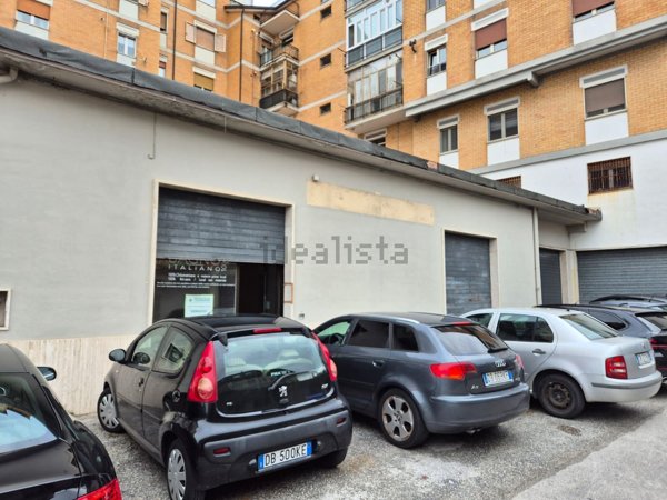 locale commerciale in vendita a Campobasso