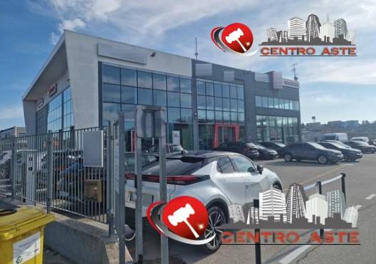 locale commerciale in vendita a Campobasso in zona Centro Città