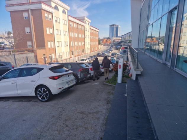 negozio in vendita a Campobasso in zona Colle delle Api