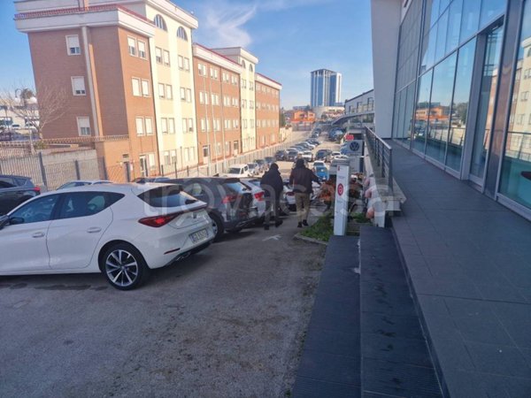 negozio in vendita a Campobasso in zona Colle delle Api