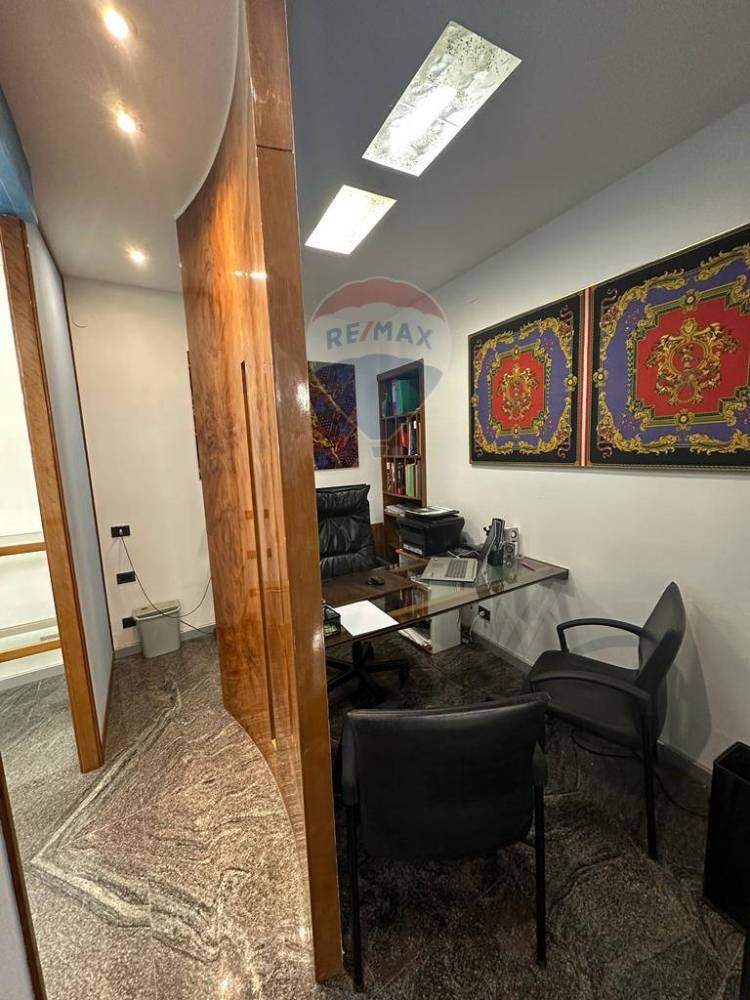 locale commerciale in vendita a Campobasso in zona Centro Città