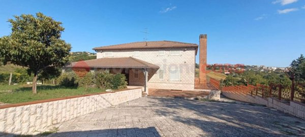 casa indipendente in vendita a Campobasso