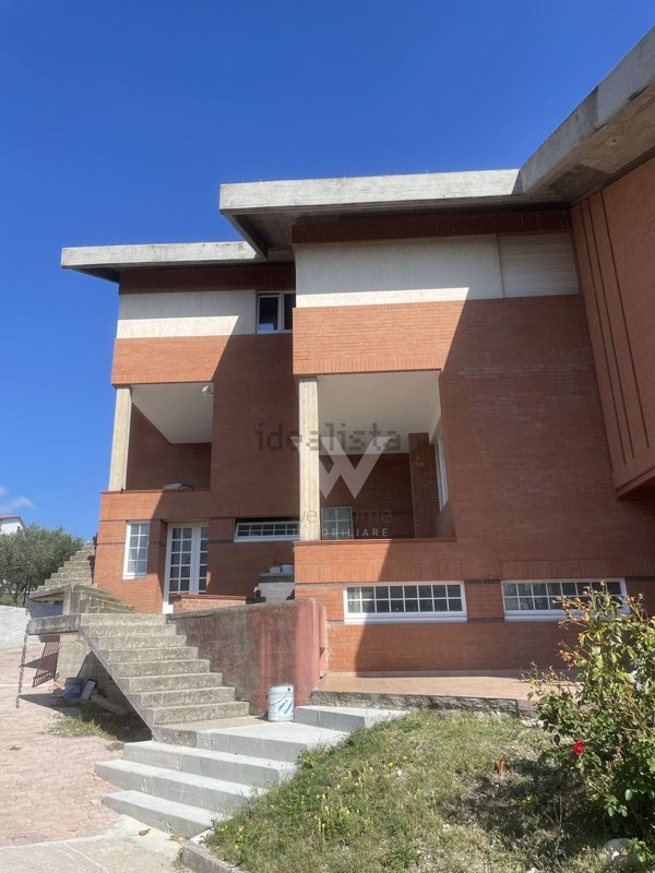 casa indipendente in vendita a Campobasso in zona Colle dell'Orso