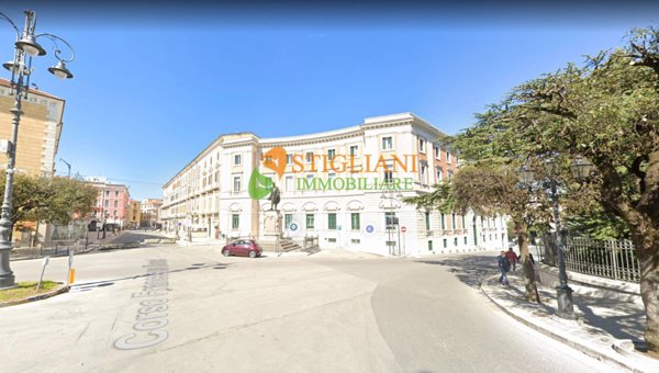 locale commerciale in vendita a Campobasso in zona Centro Città