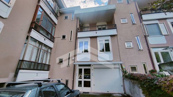 casa indipendente in vendita a Campobasso in zona Vazzieri