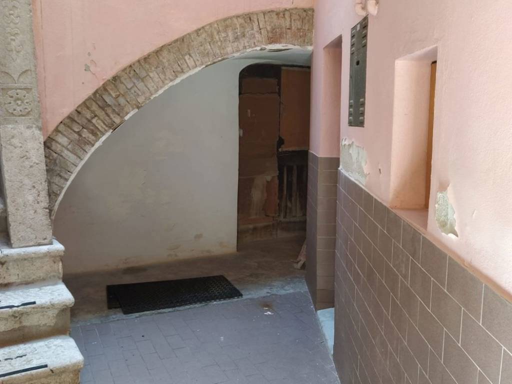 locale commerciale in vendita a Campobasso in zona Centro Città