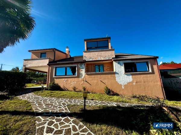 casa indipendente in vendita a Campobasso in zona Coste di Oratino