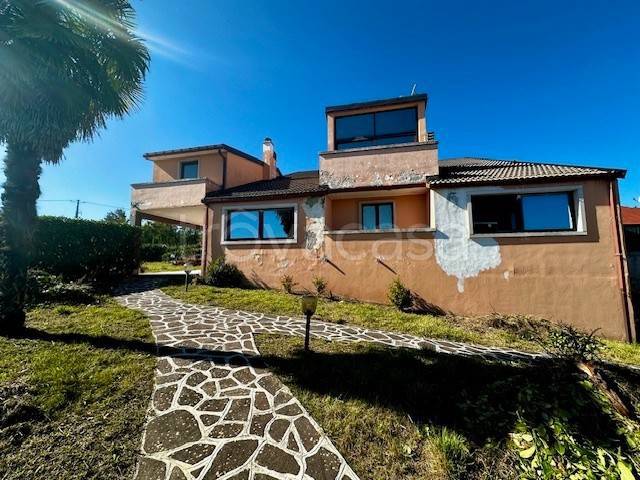 casa indipendente in vendita a Campobasso in zona Coste di Oratino