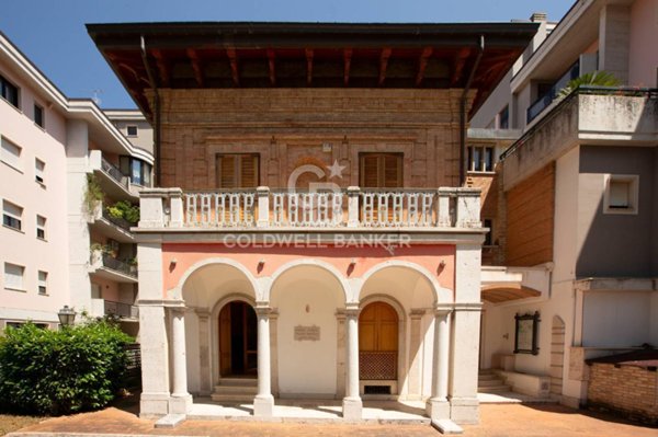 casa indipendente in vendita a Campobasso in zona Centro Città