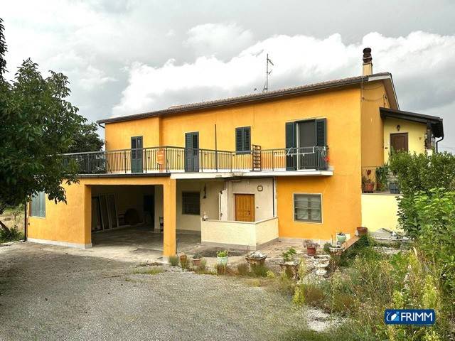 casa indipendente in vendita a Campobasso in zona Centro Città