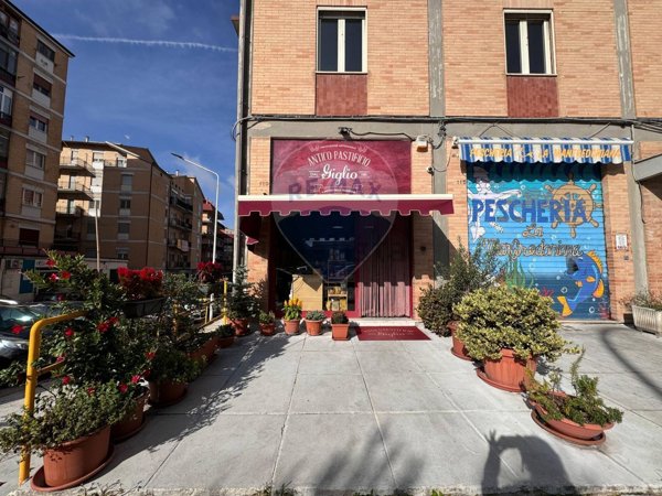 locale commerciale in vendita a Campobasso in zona Centro Città
